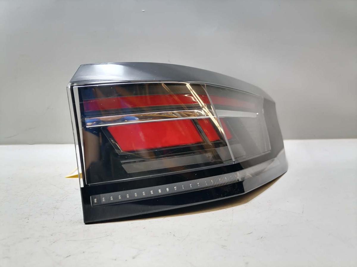 VW Passat B9 original R&uuml;cklicht R&uuml;ckleuchte rechts au&szlig;en LED Kombi Variant Bj.2024